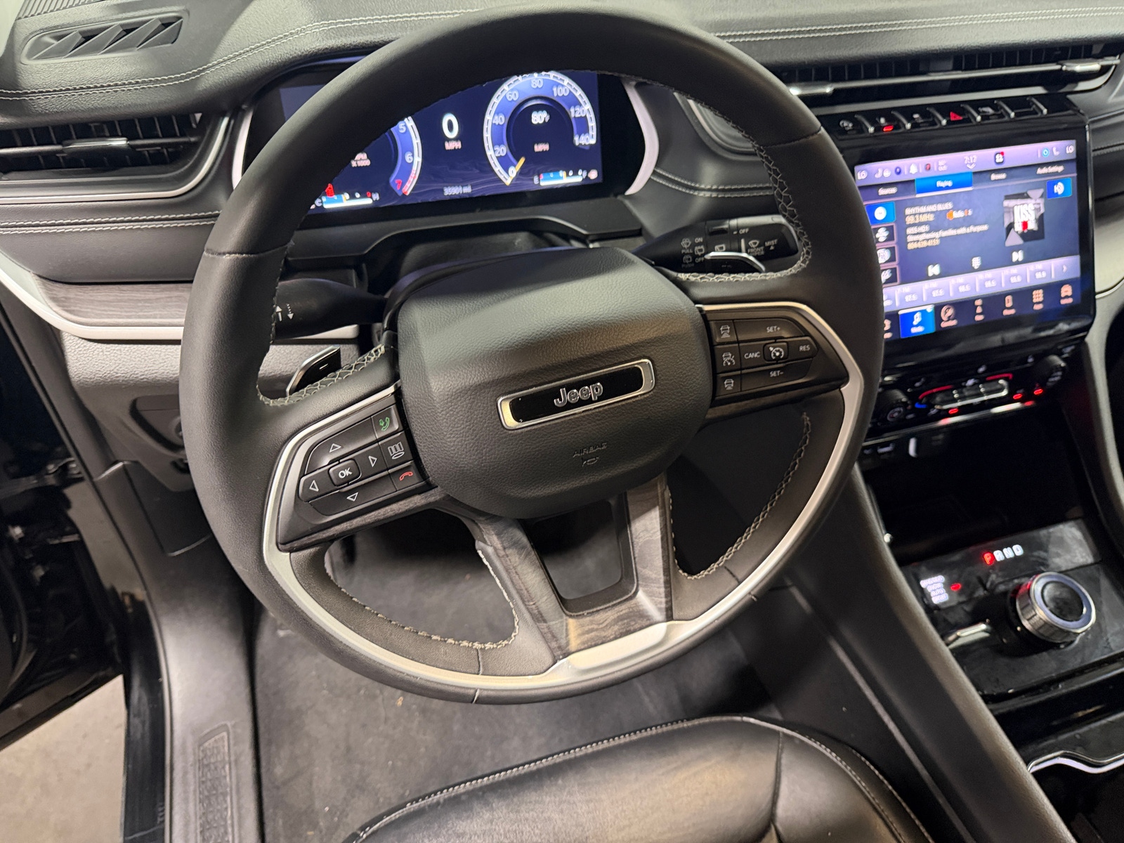 Thumbnail: 2023 Jeep Grand Cherokee - 4