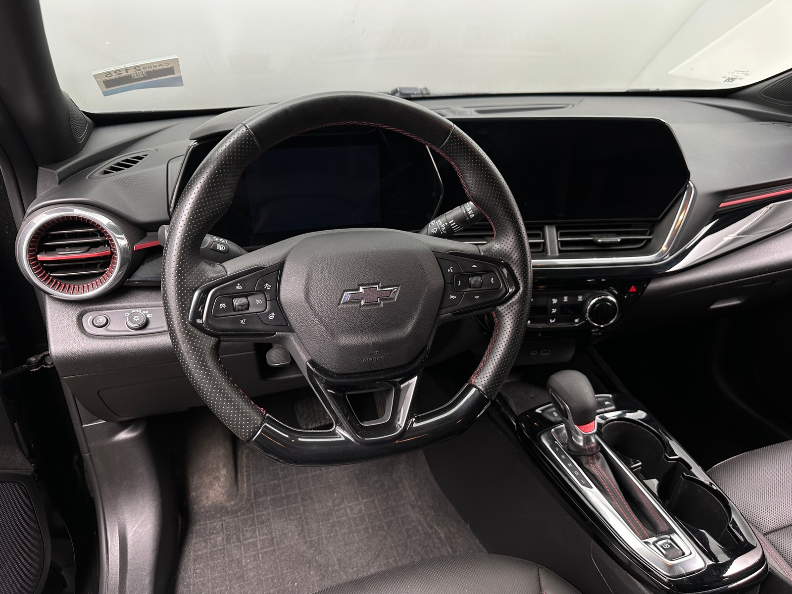 Thumbnail: 2025 Chevrolet Trax - 4