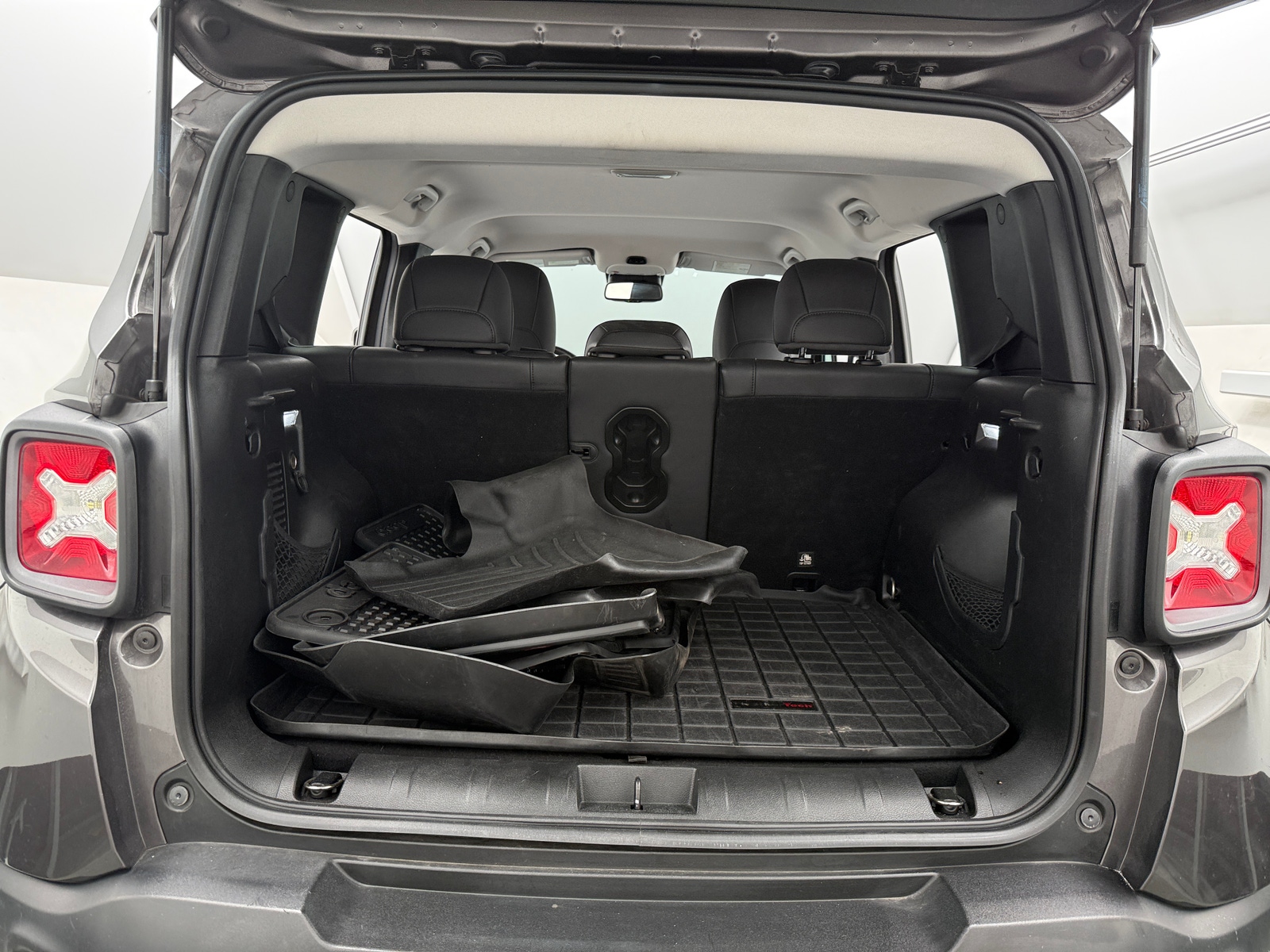 Thumbnail: 2016 Jeep Renegade - 6