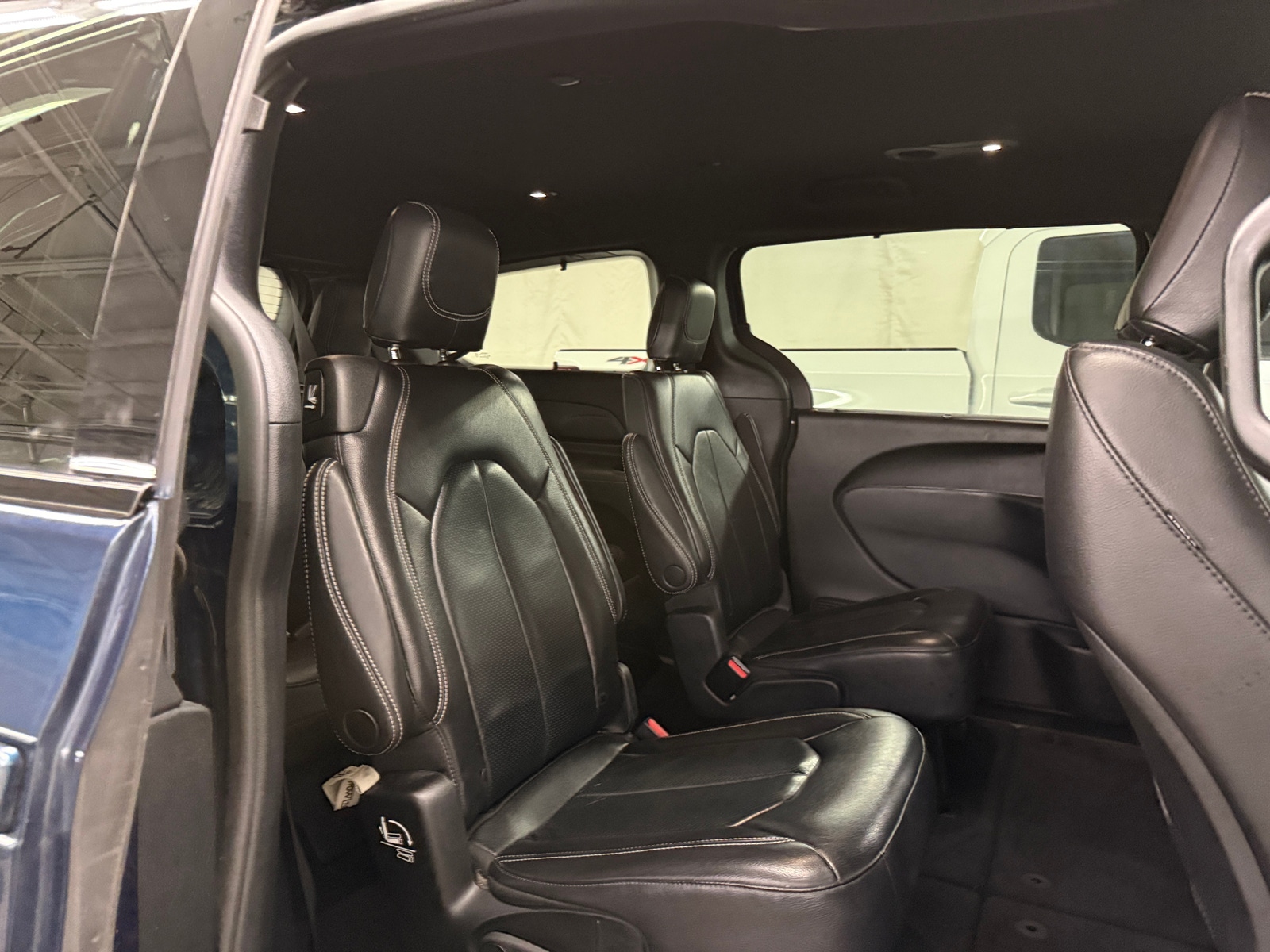 Thumbnail: 2022 Chrysler Pacifica - 5