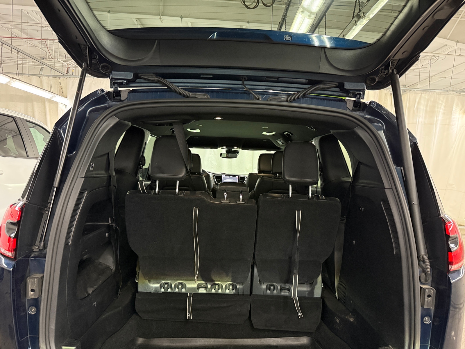 Thumbnail: 2022 Chrysler Pacifica - 6