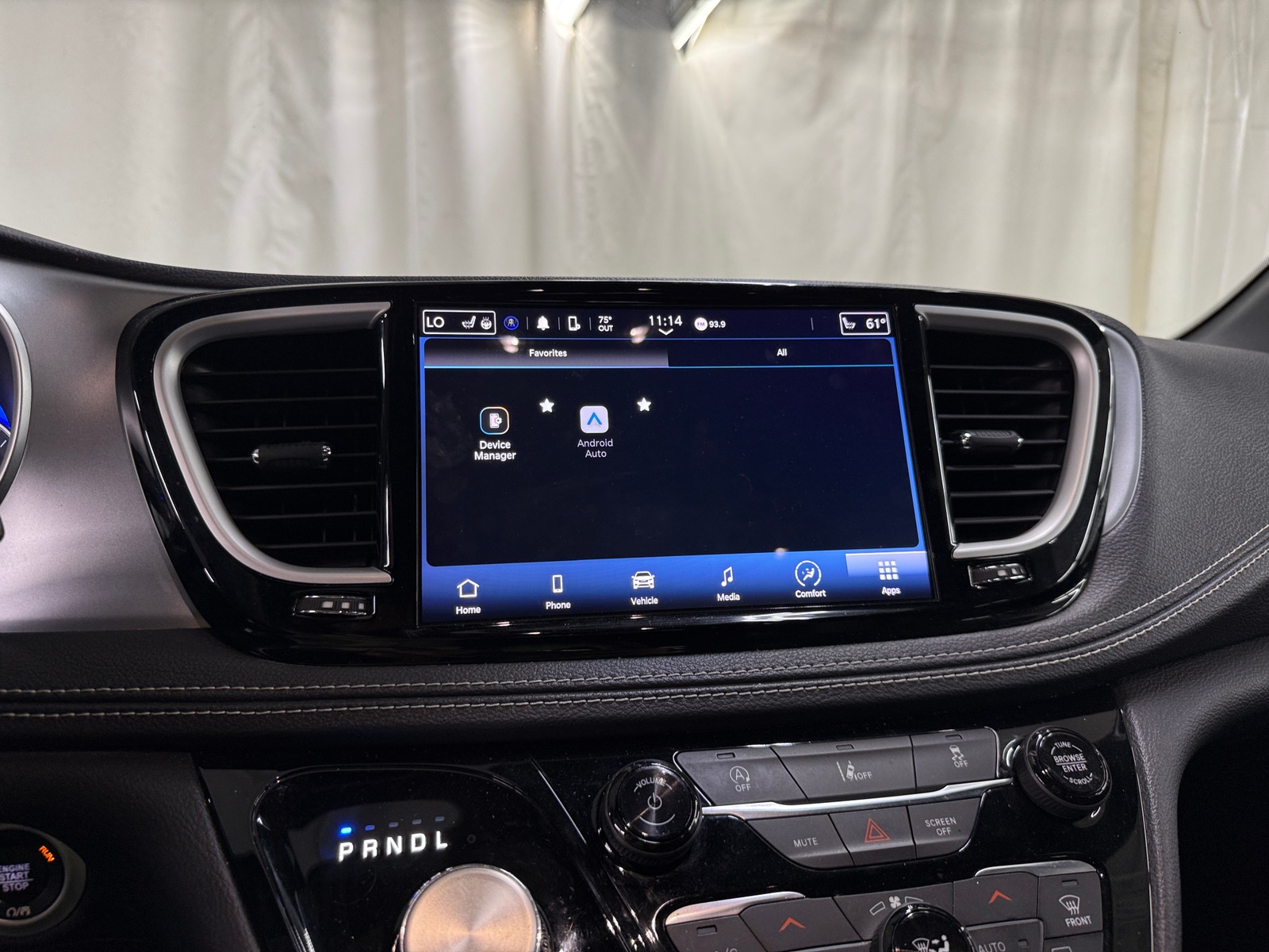 Thumbnail: 2022 Chrysler Pacifica - 3