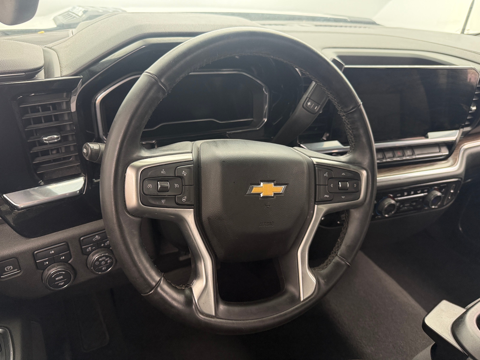 Thumbnail: 2024 Chevrolet Silverado 3500 - 5