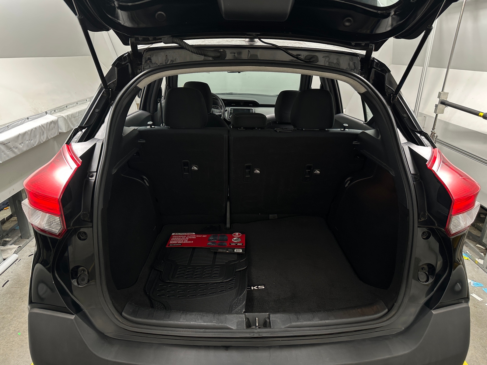 Thumbnail: 2019 Nissan Kicks - 7