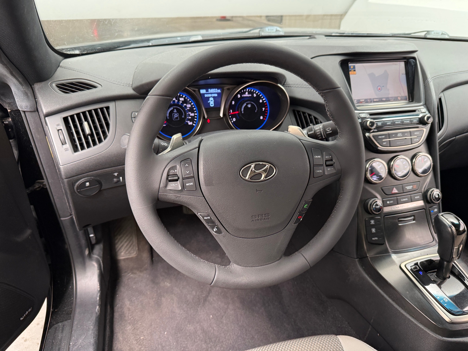 Thumbnail: 2014 Hyundai Genesis - 4
