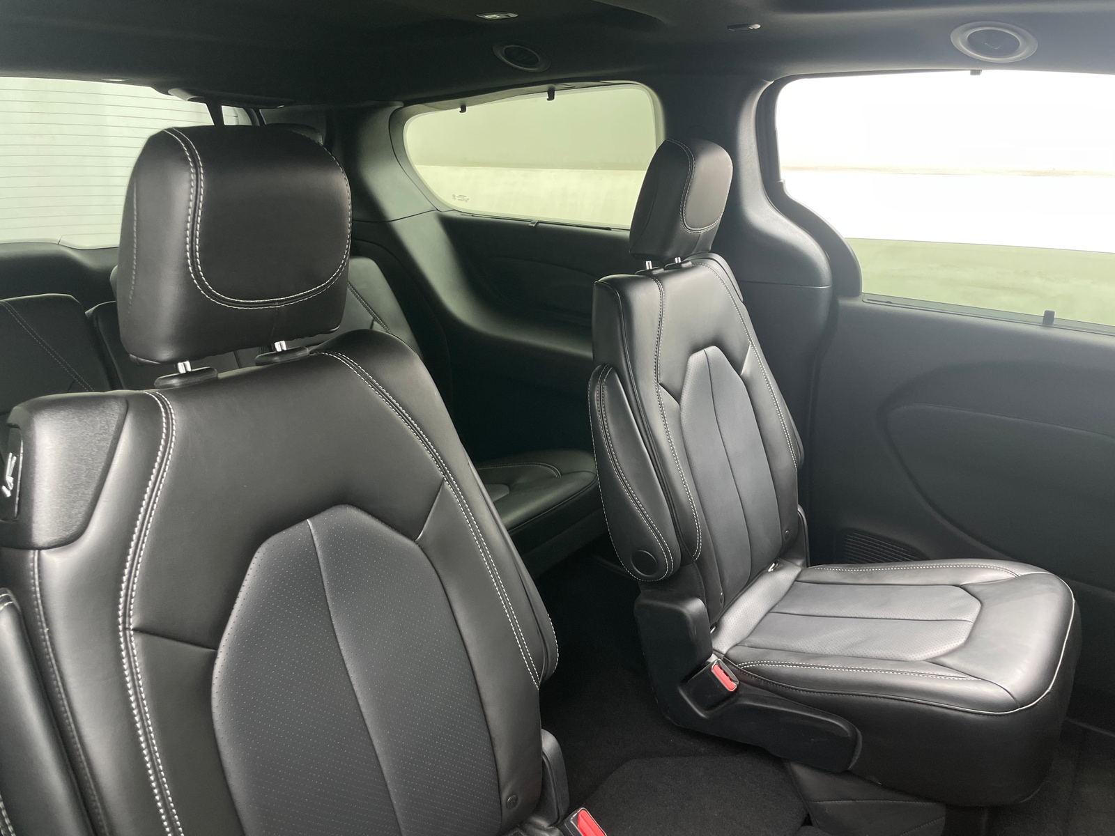 Thumbnail: 2023 Chrysler Pacifica - 5
