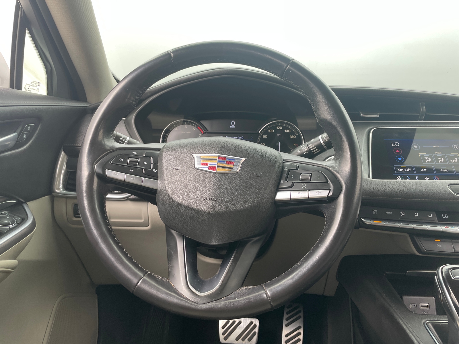 Thumbnail: 2020 Cadillac XT4 - 4