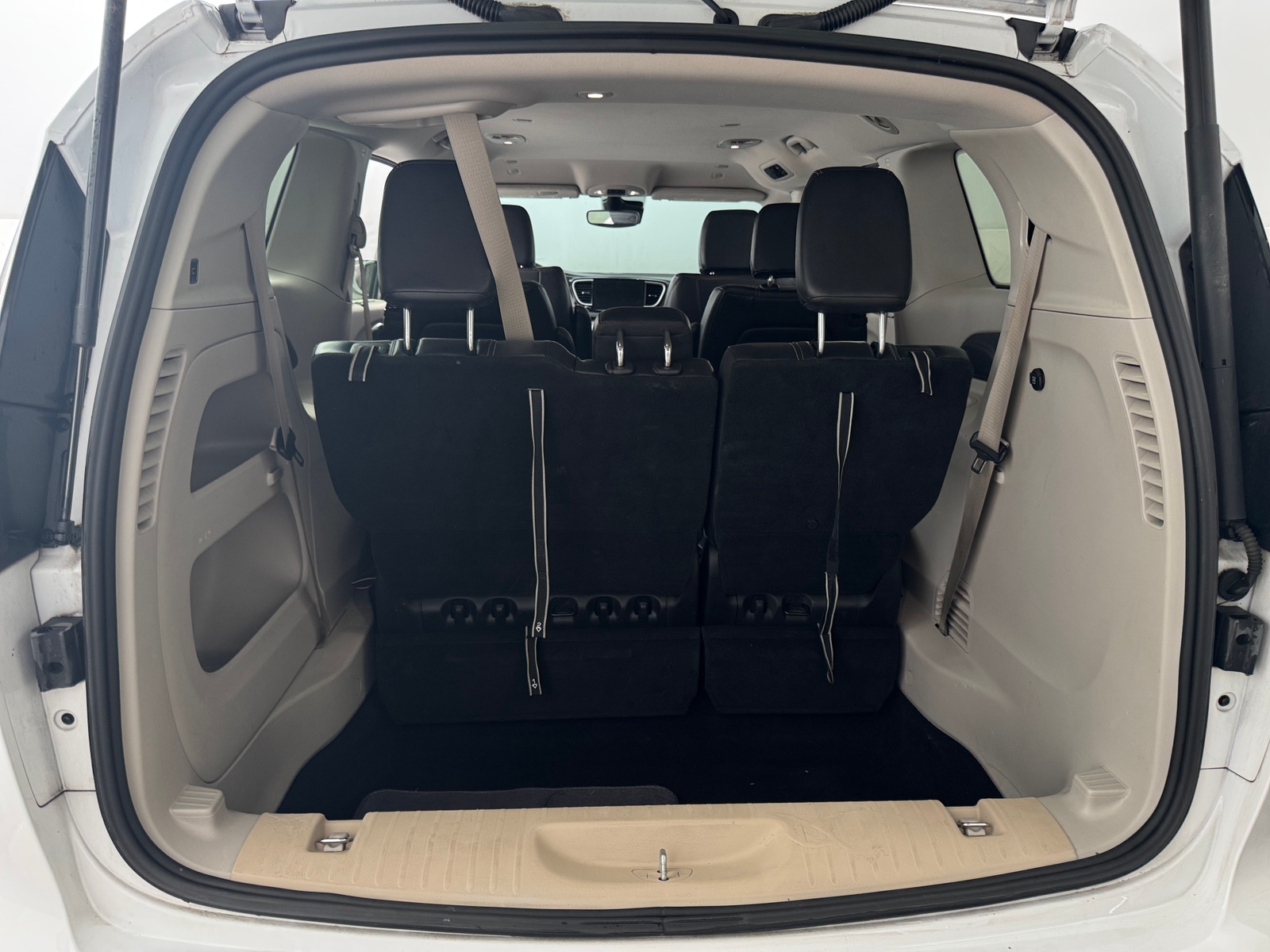 Thumbnail: 2022 Chrysler Pacifica - 6