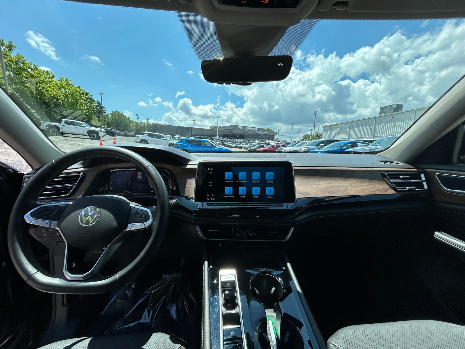 Thumbnail: 2026 Volkswagen Atlas - 3