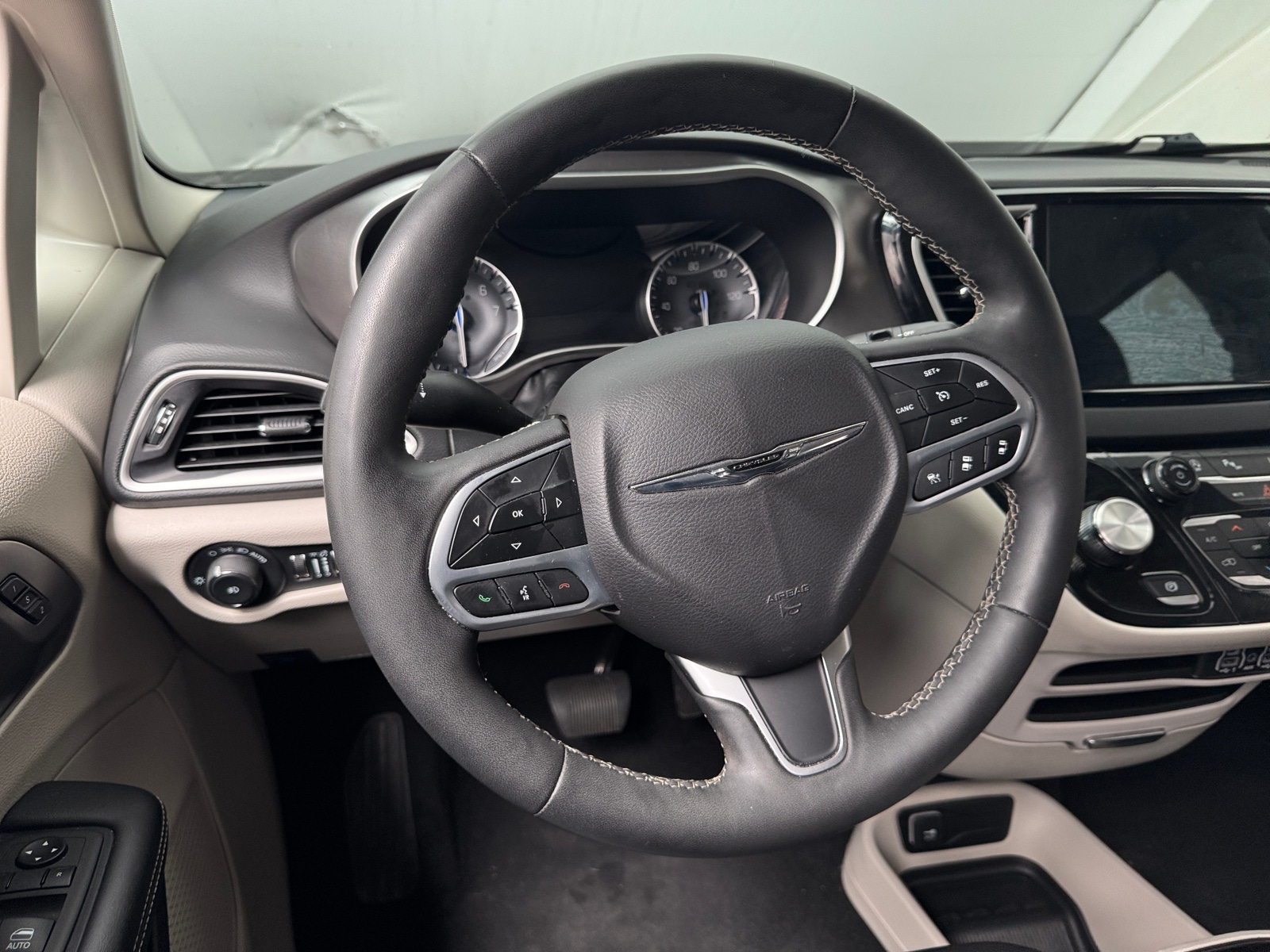 Thumbnail: 2024 Chrysler Pacifica - 4