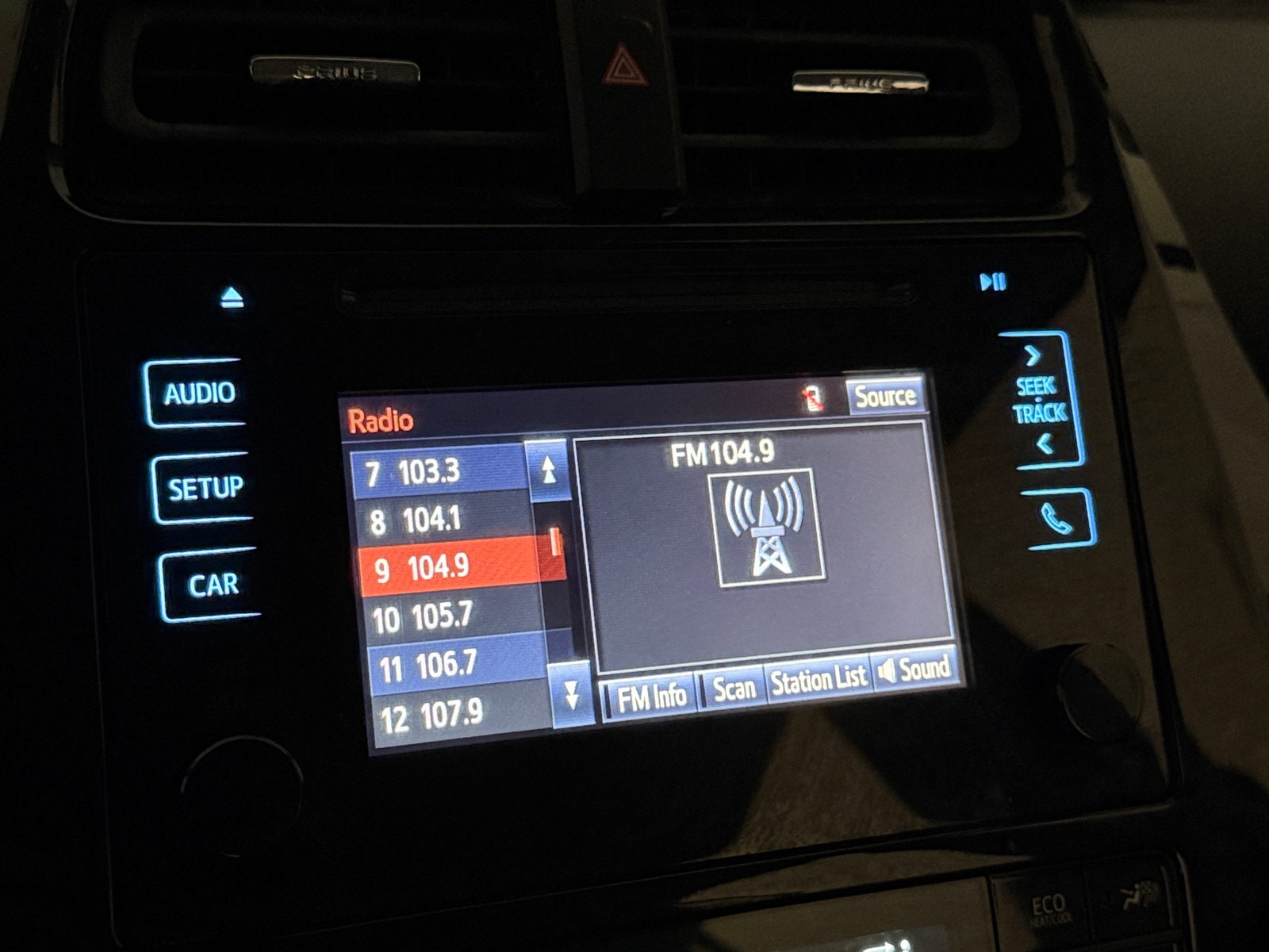Thumbnail: 2016 Toyota Prius - 4