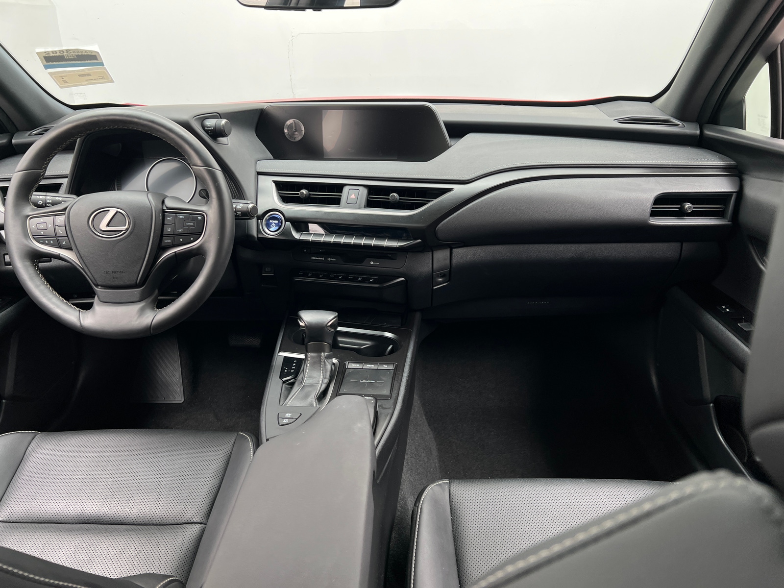 Thumbnail: 2020 Lexus UX - 2