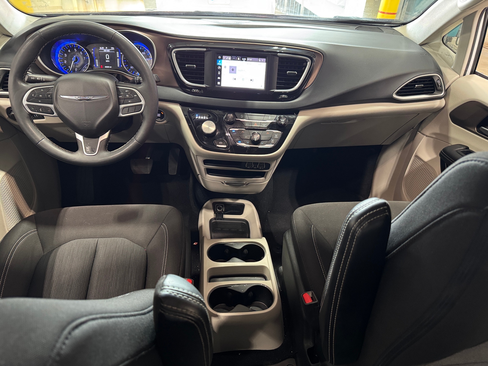 Thumbnail: 2024 Chrysler Voyager - 3