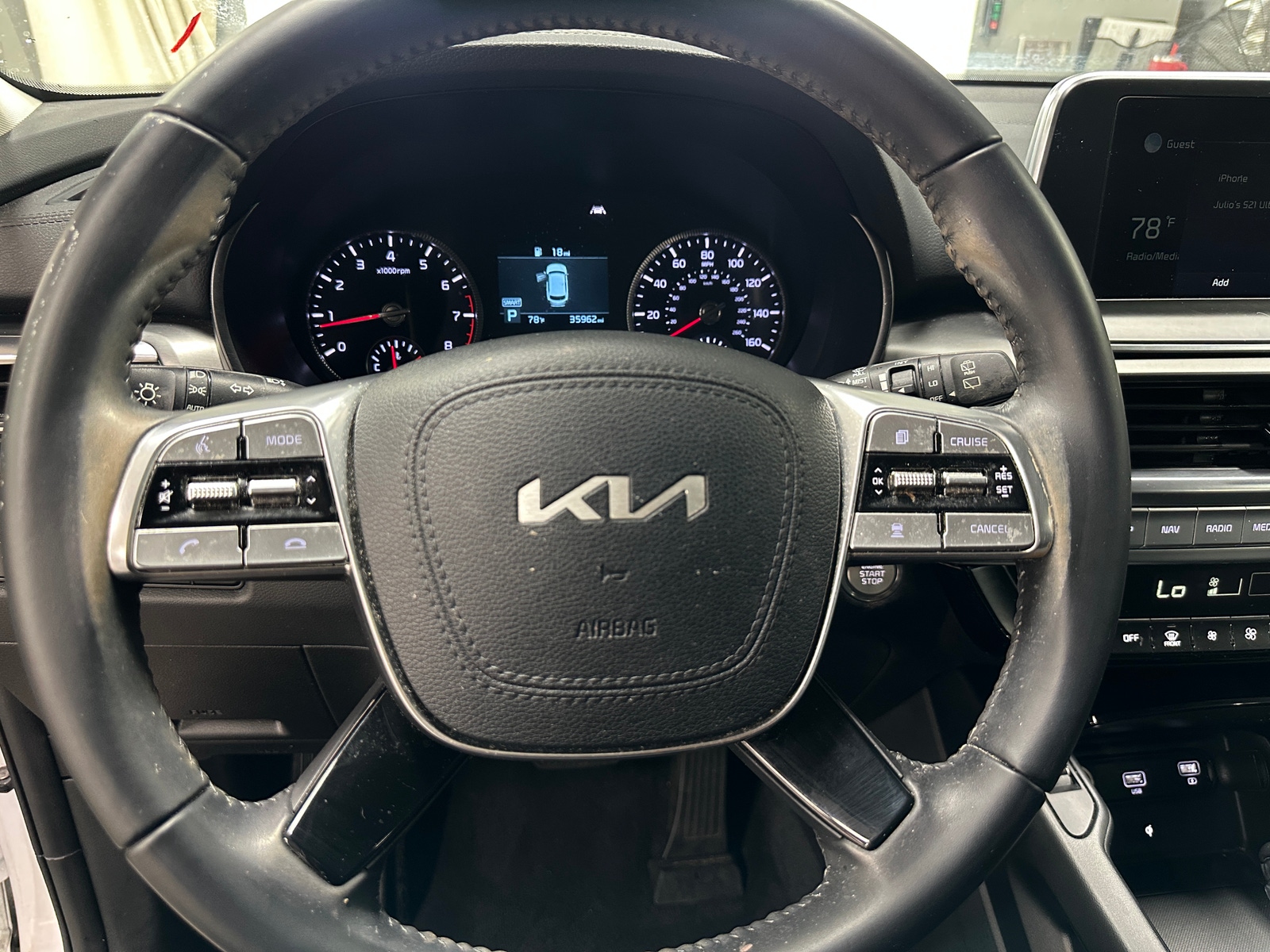 Thumbnail: 2022 Kia Telluride - 4