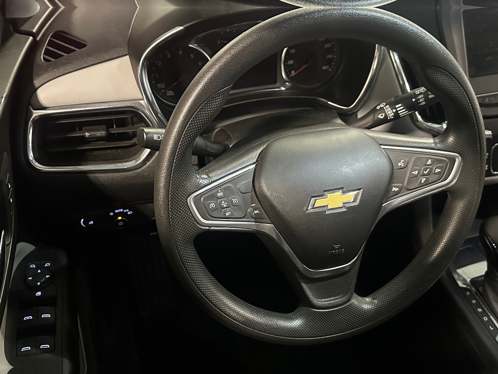 Thumbnail: 2023 Chevrolet Equinox - 5