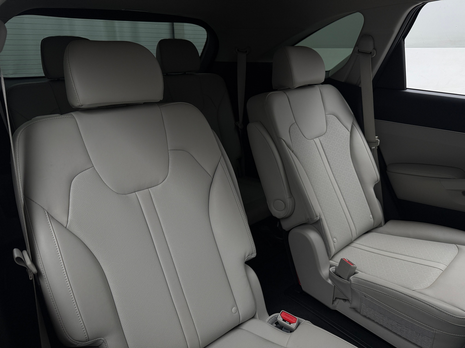 Thumbnail: 2022 Kia Sorento - 5