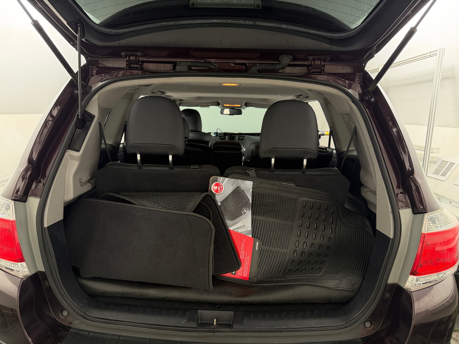 Thumbnail: 2011 Toyota Highlander - 6