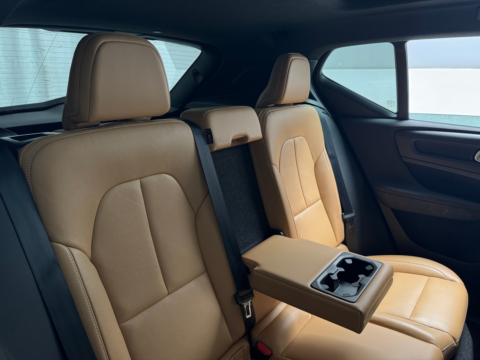 Thumbnail: 2021 Volvo XC40 - 5