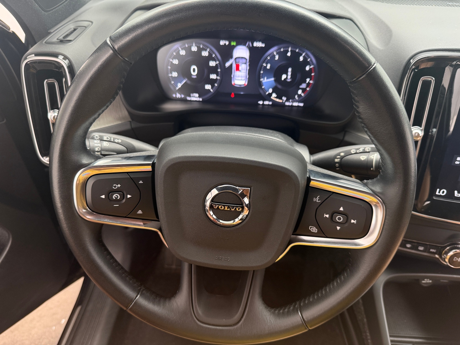Thumbnail: 2021 Volvo XC40 - 4