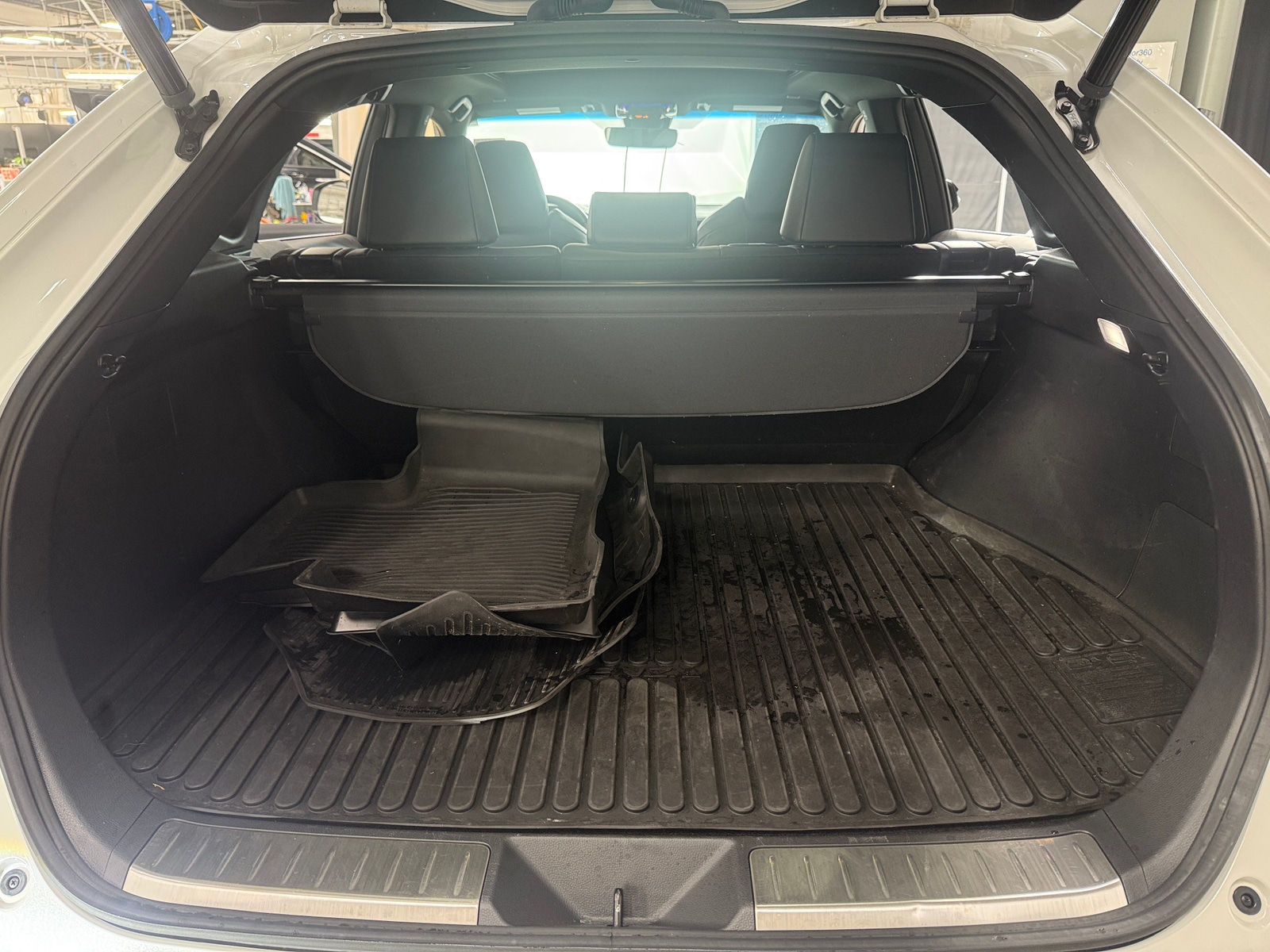 Thumbnail: 2023 Toyota Venza - 6