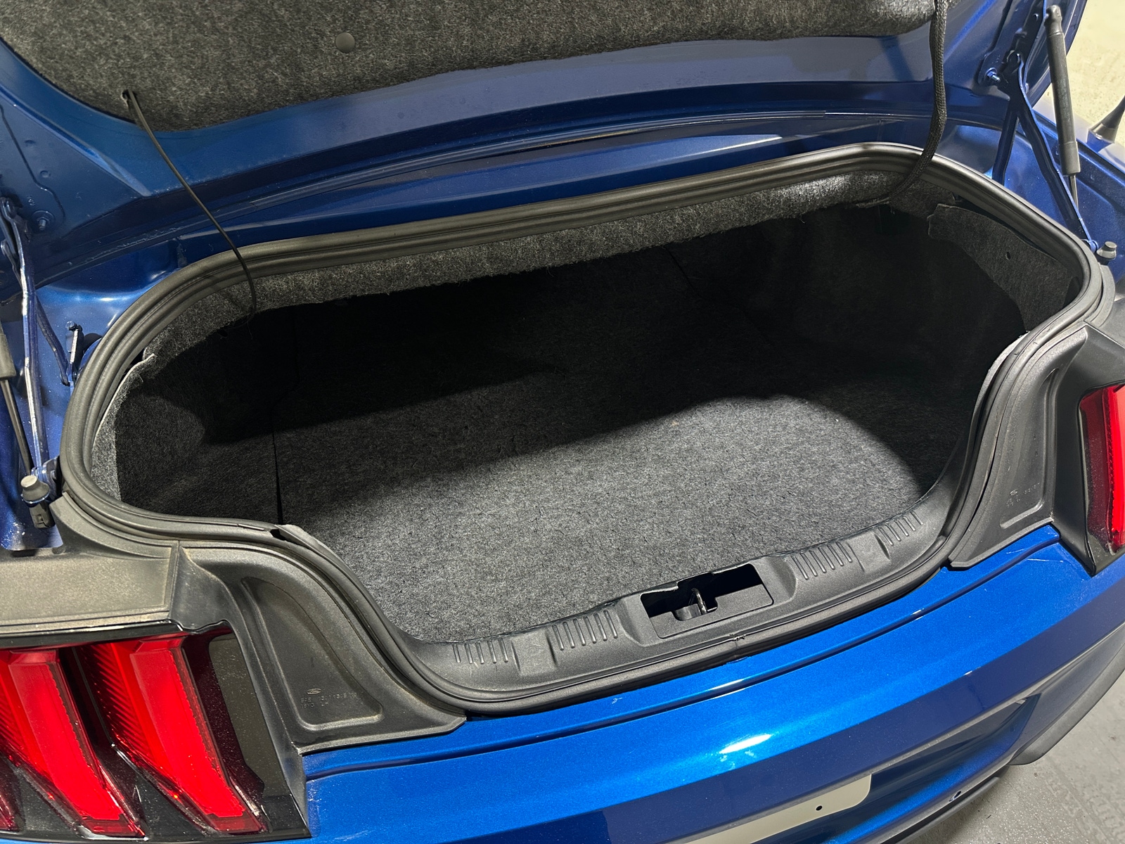 Thumbnail: 2018 Ford Mustang - 6