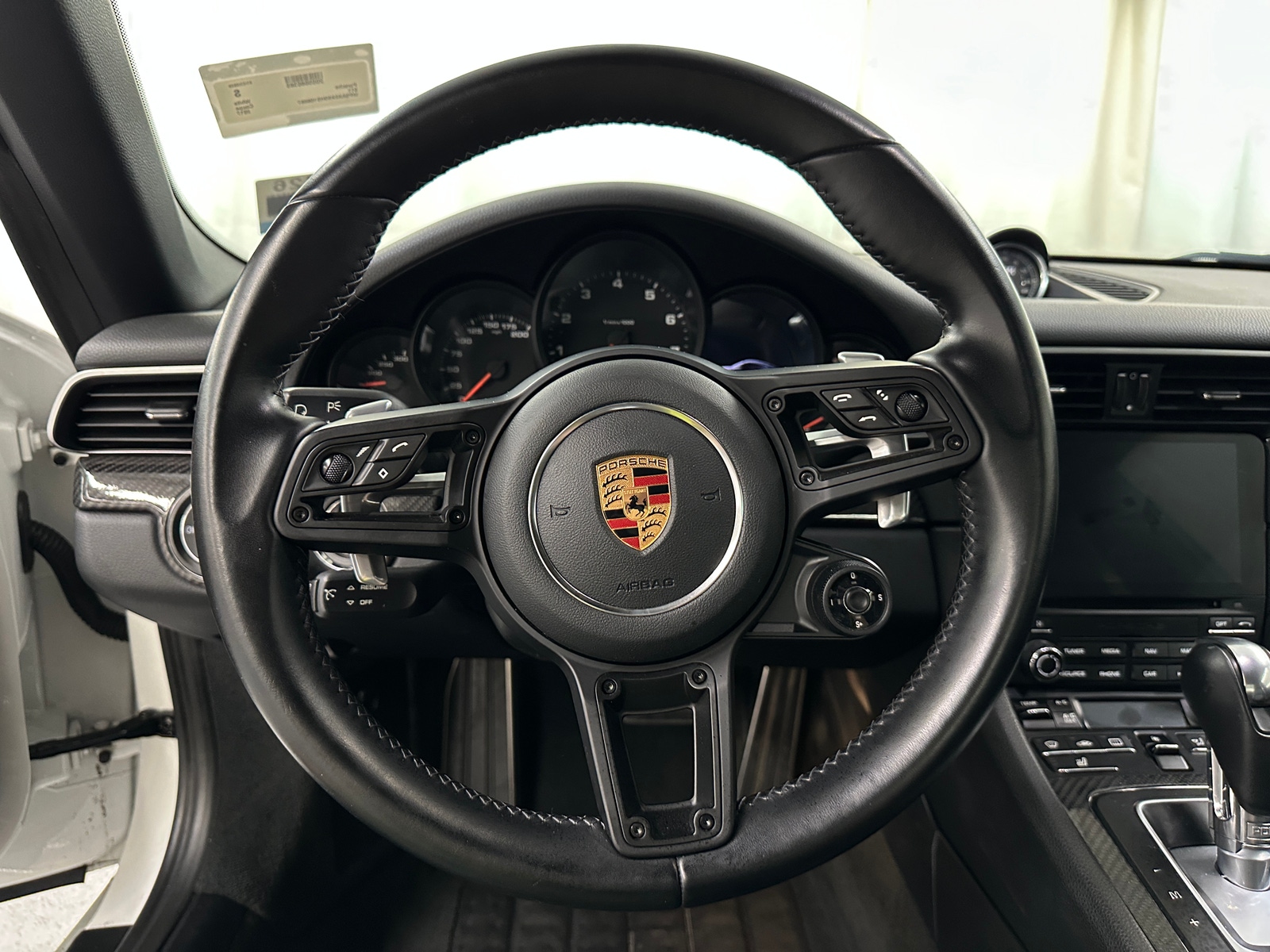 Thumbnail: 2017 Porsche 911 - 3