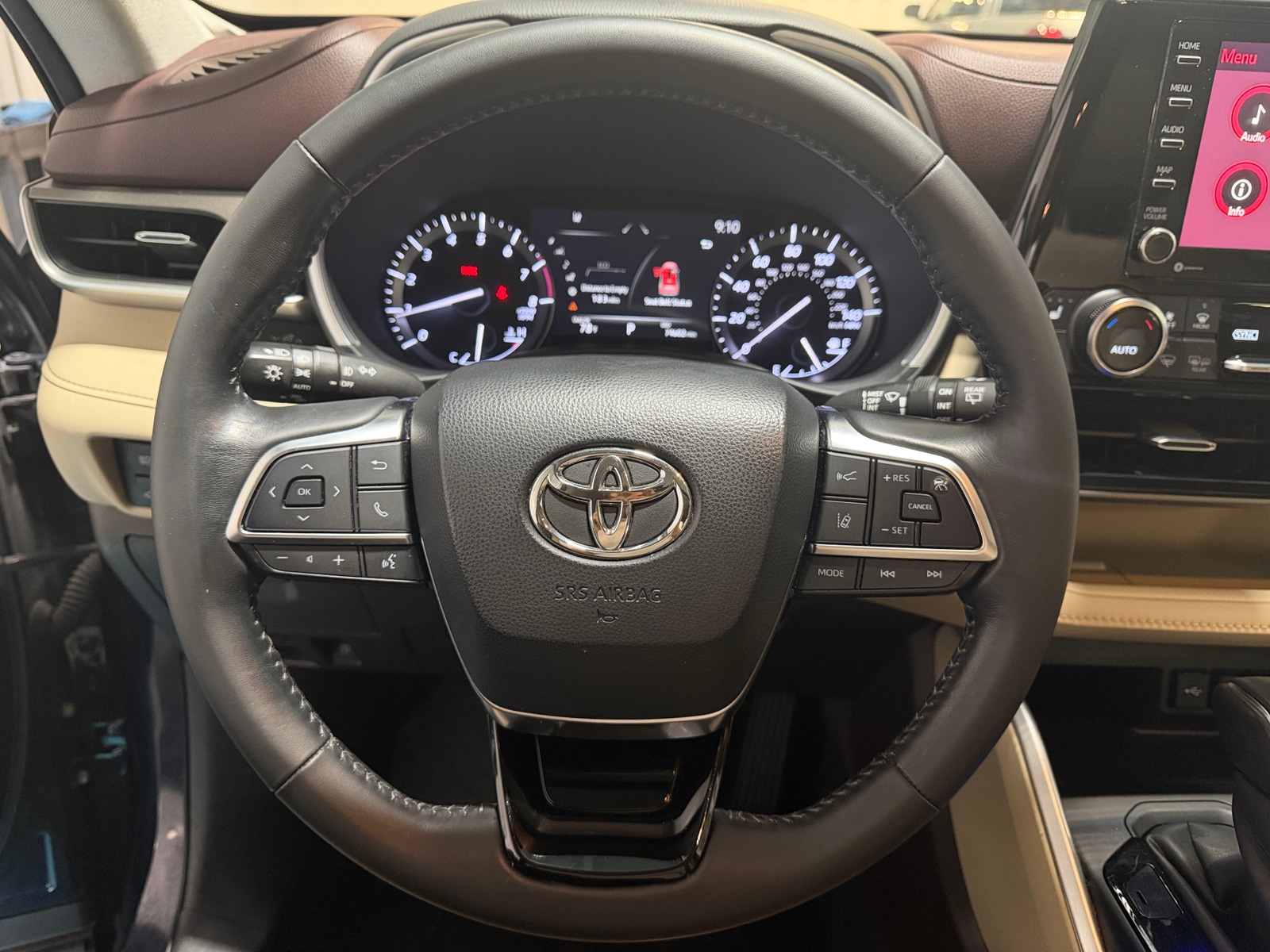 Thumbnail: 2020 Toyota Highlander - 4