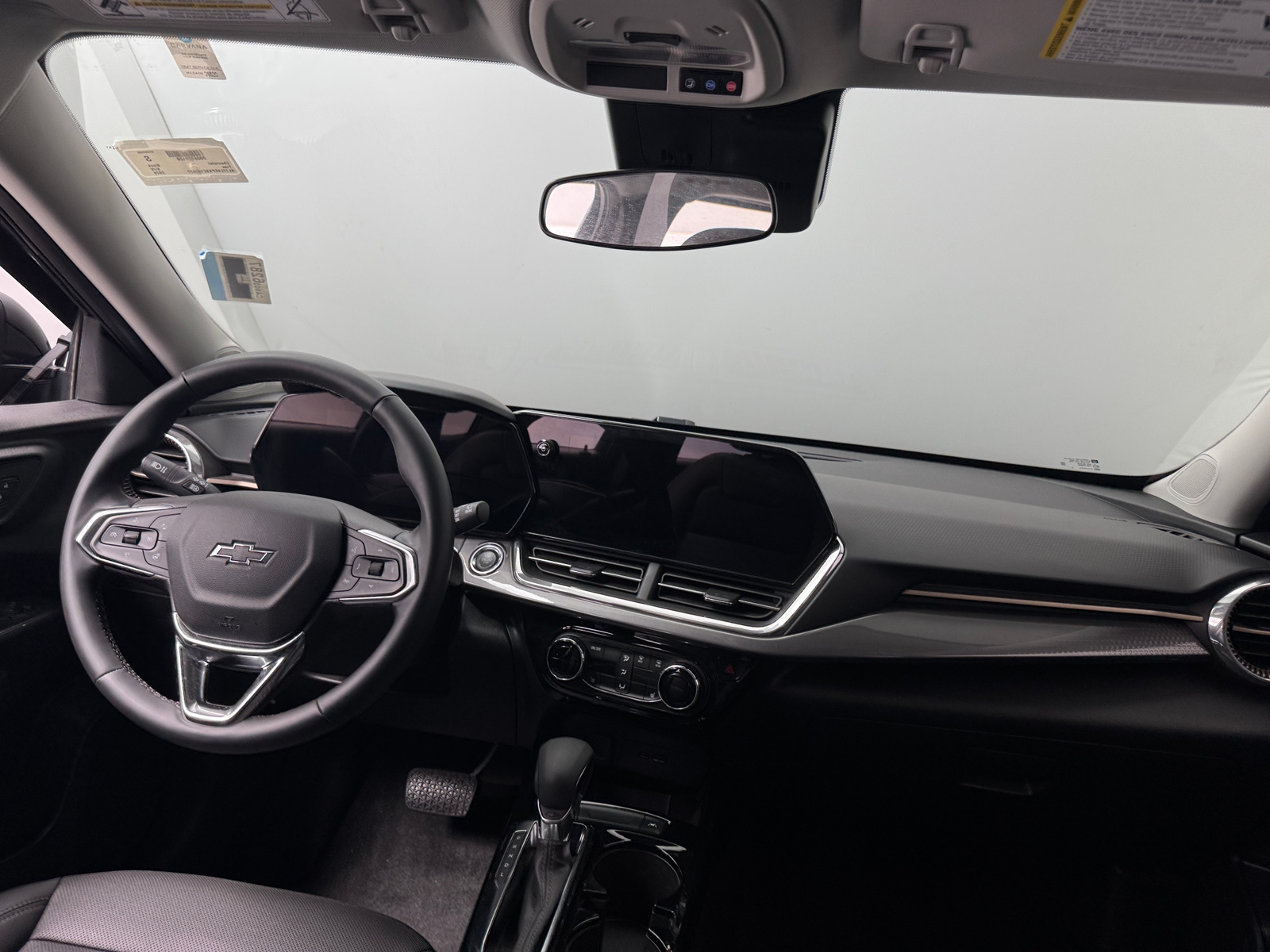 Thumbnail: 2025 Chevrolet Trax - 2