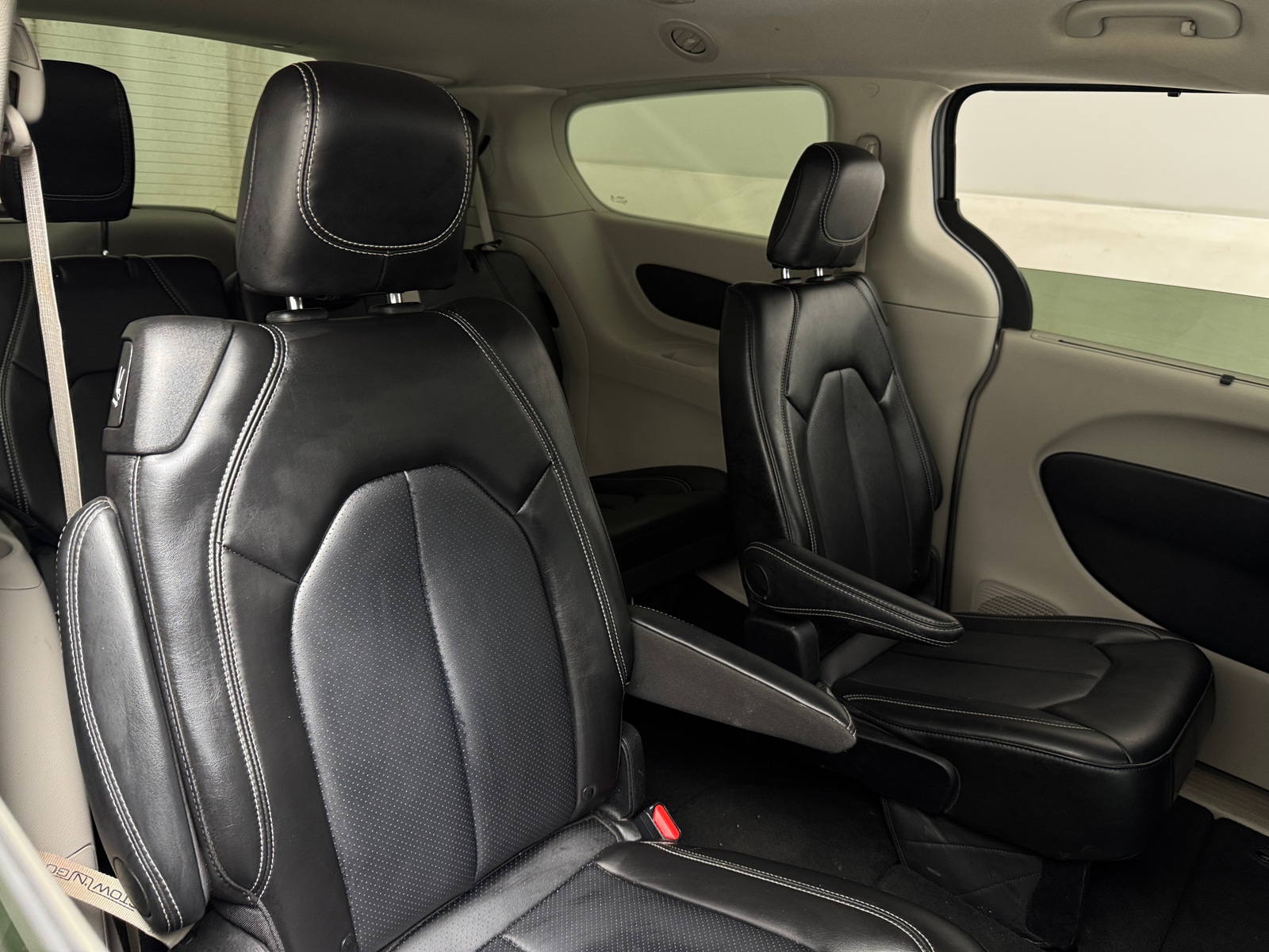 Thumbnail: 2024 Chrysler Pacifica - 5