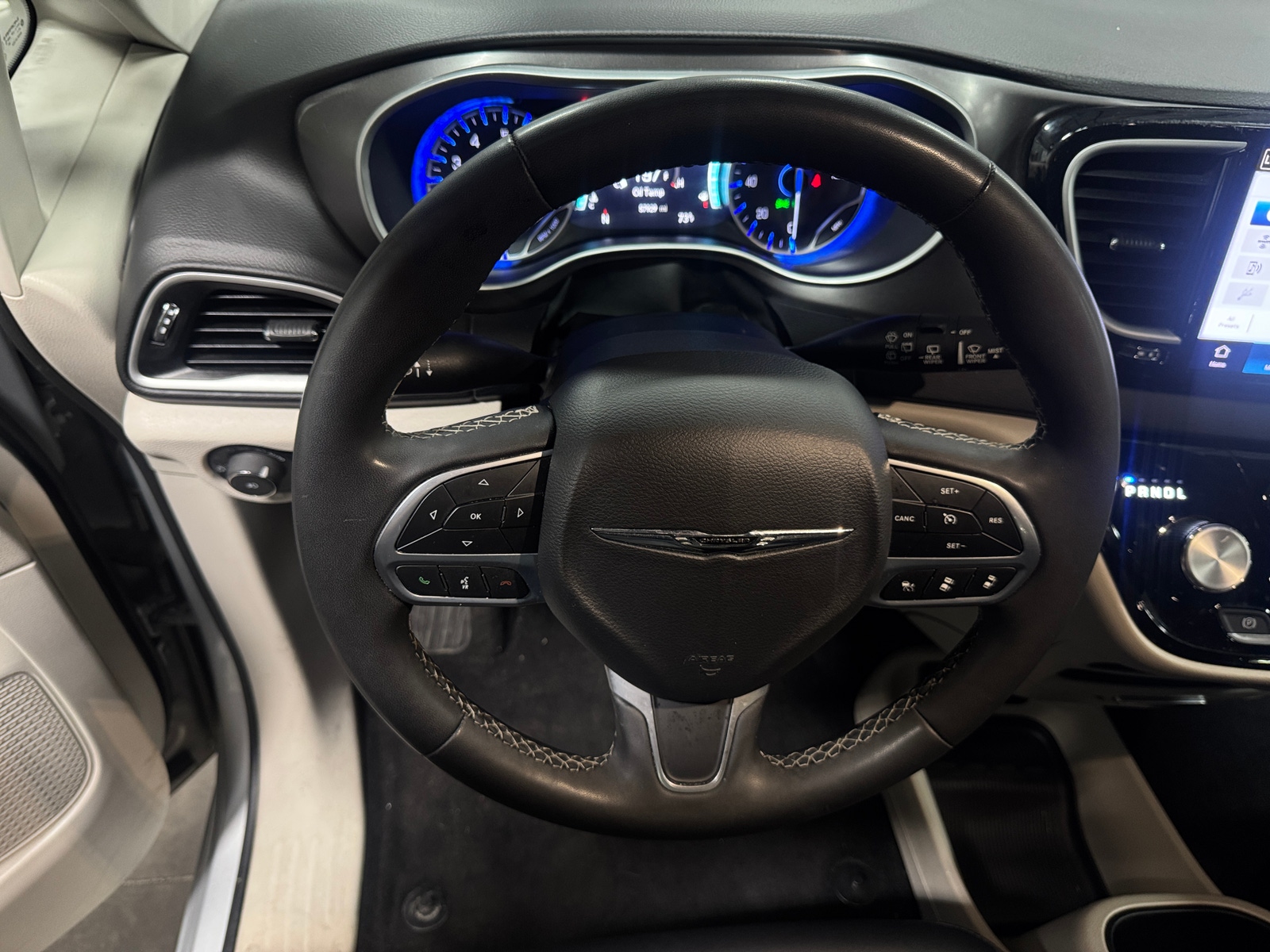 Thumbnail: 2024 Chrysler Pacifica - 4