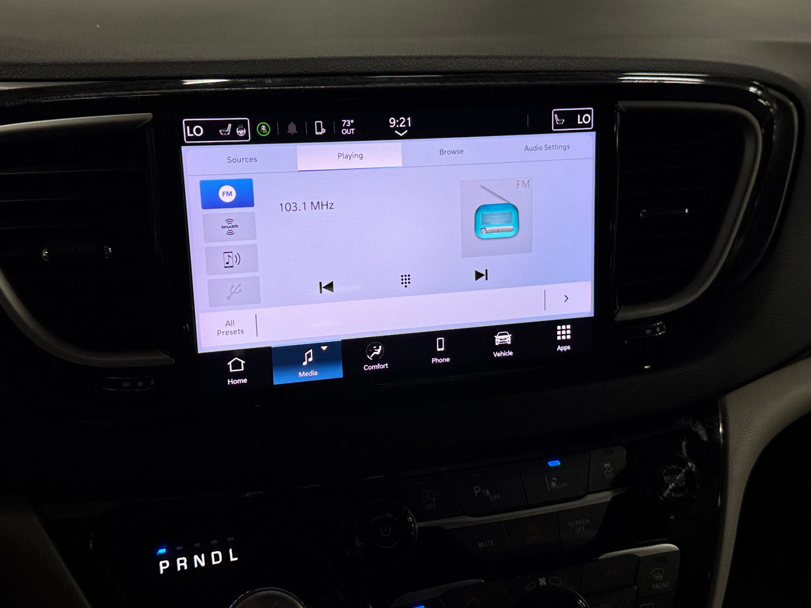 Thumbnail: 2024 Chrysler Pacifica - 3
