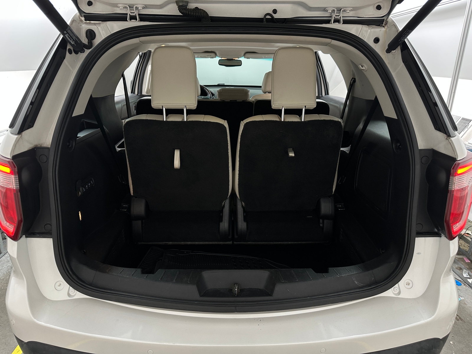 Thumbnail: 2016 Ford Explorer - 6