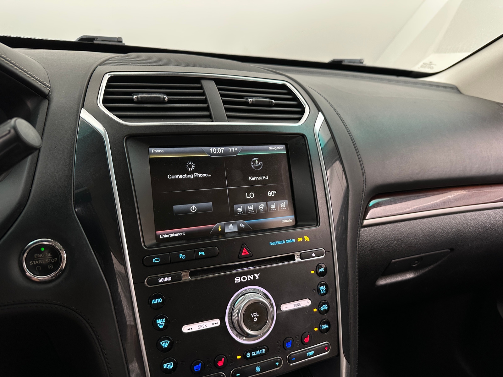 Thumbnail: 2016 Ford Explorer - 3