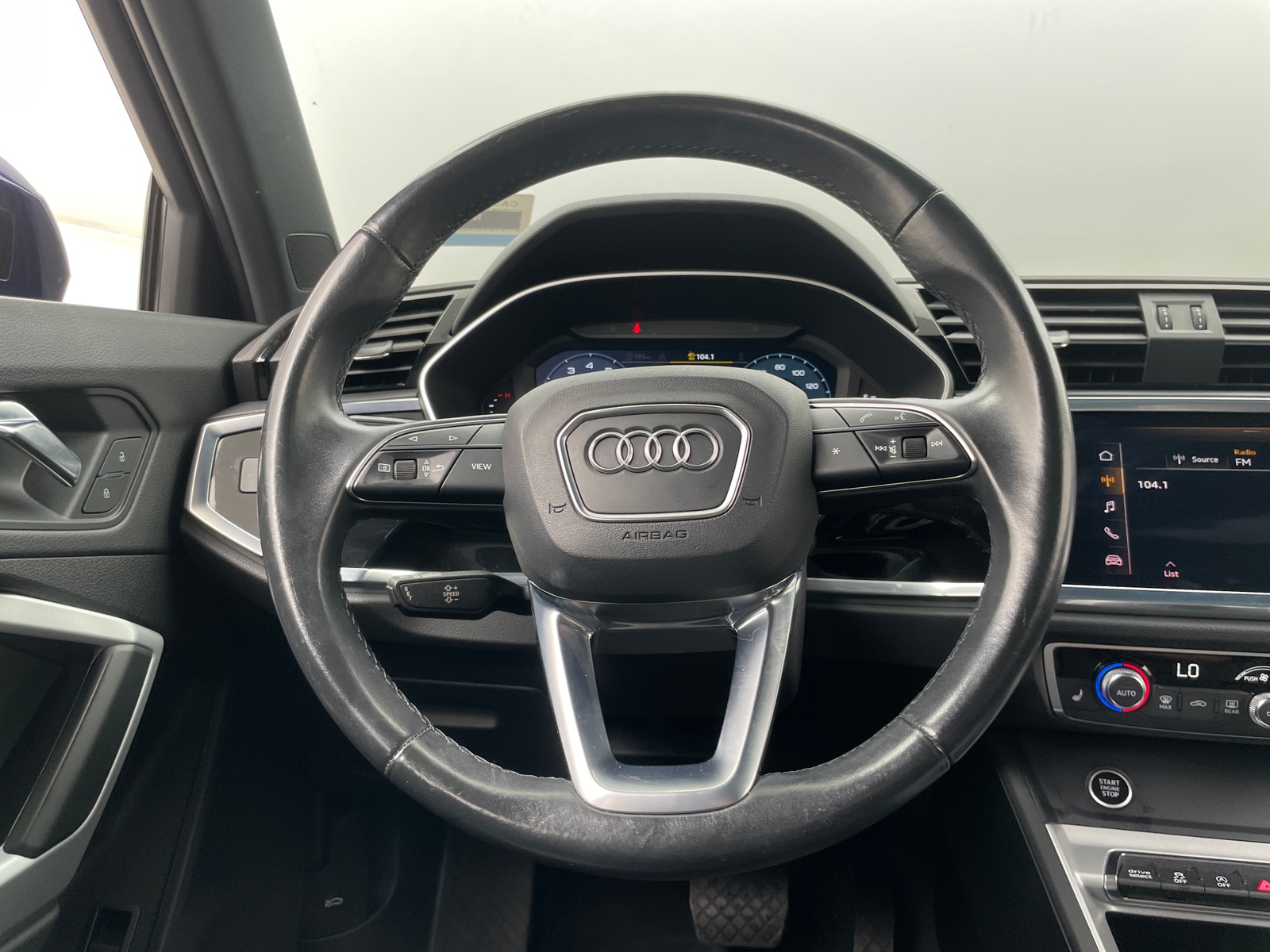 Thumbnail: 2021 Audi Q3 - 4