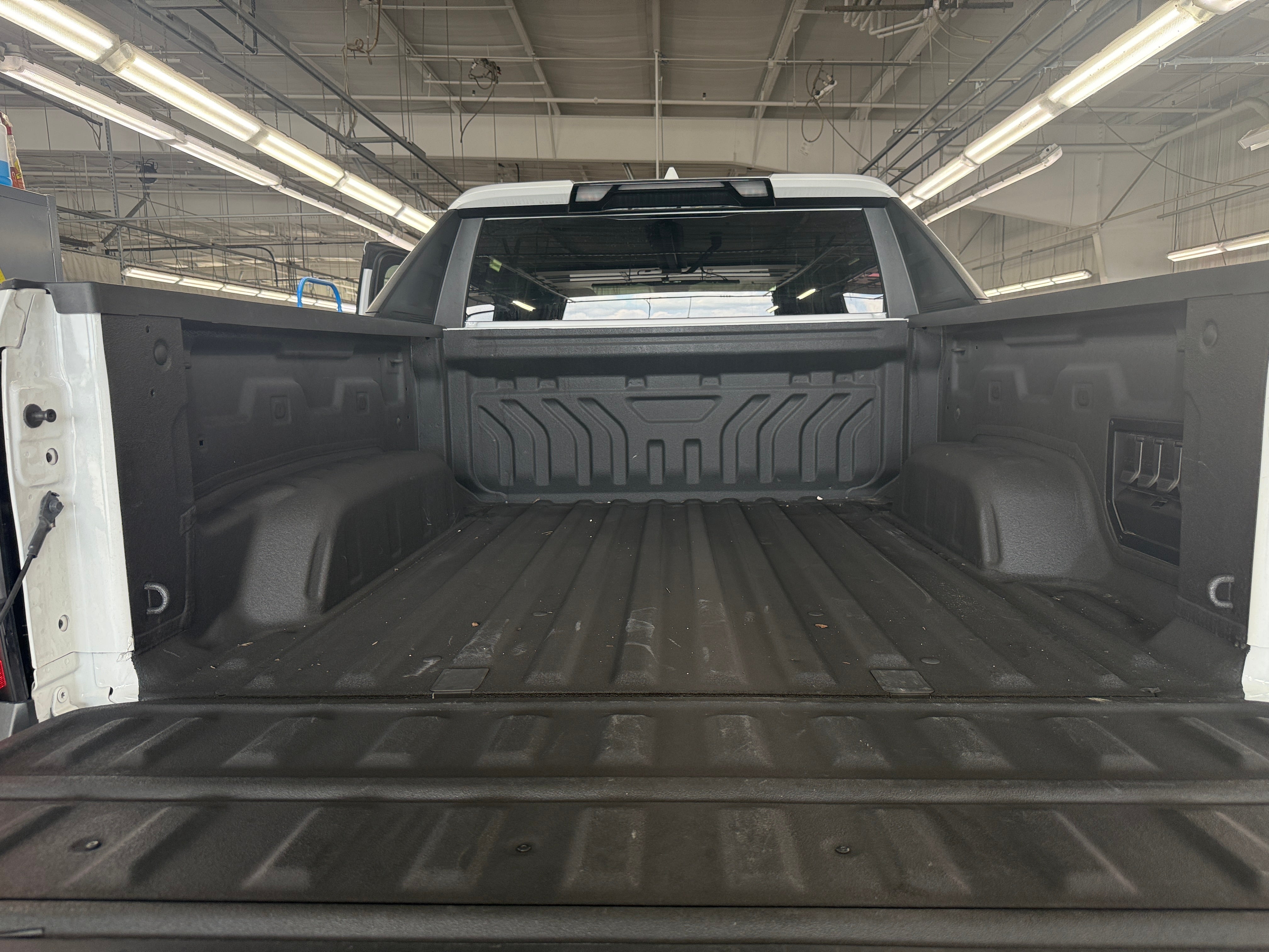 Used 2024 Chevrolet Silverado EV Work Truck with VIN 1GC10UED7RU201312 for sale in Pewaukee, WI