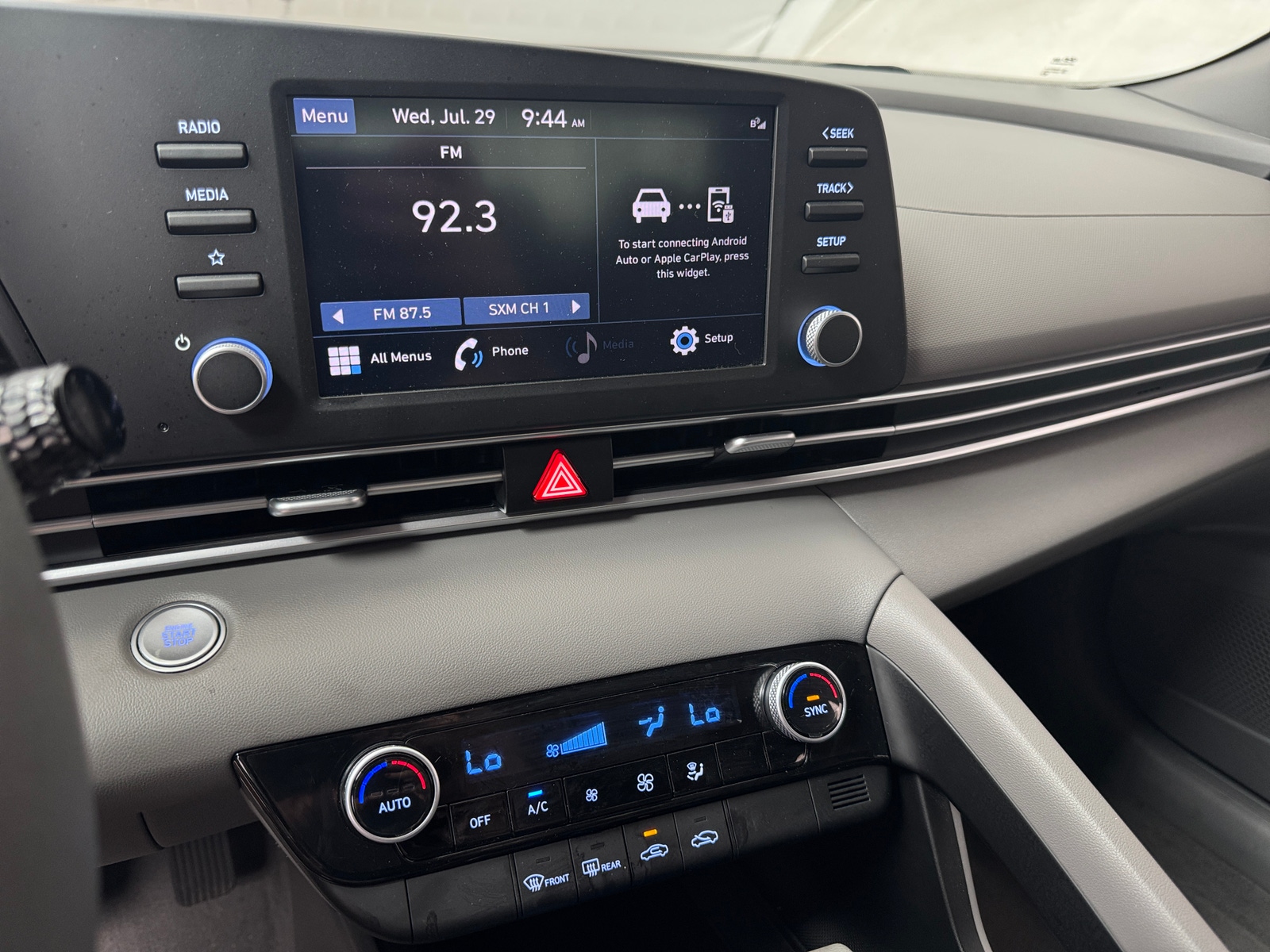 Thumbnail: 2023 Hyundai Elantra - 4