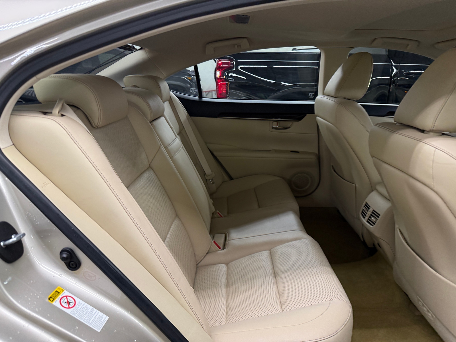 Thumbnail: 2014 Lexus ES - 5
