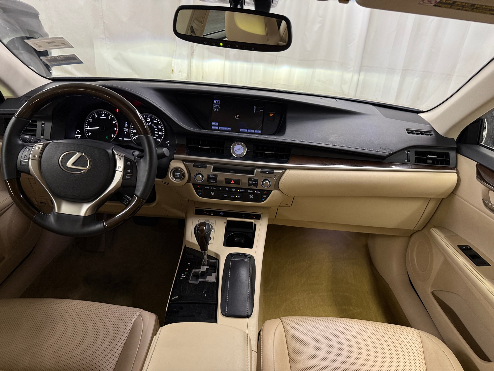 Thumbnail: 2014 Lexus ES - 2