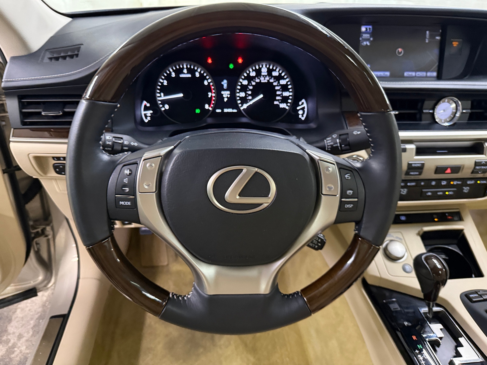 Thumbnail: 2014 Lexus ES - 4
