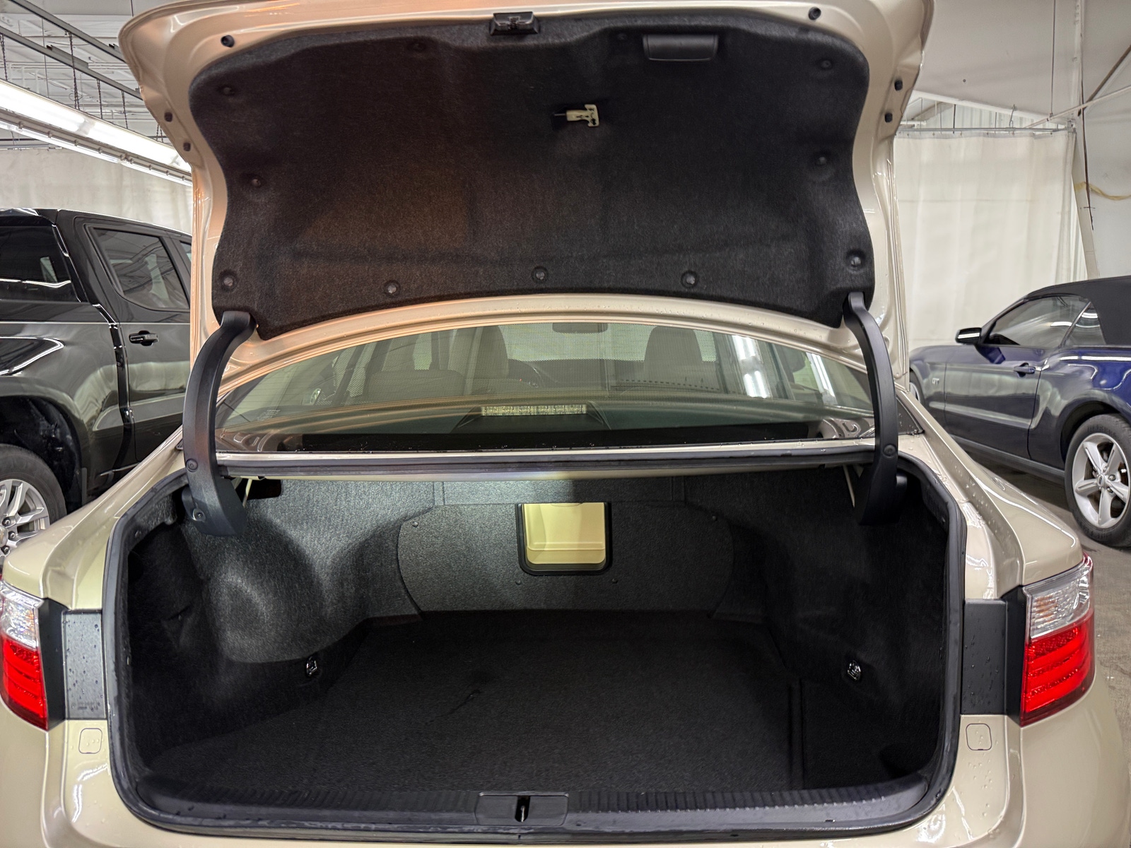 Thumbnail: 2014 Lexus ES - 6