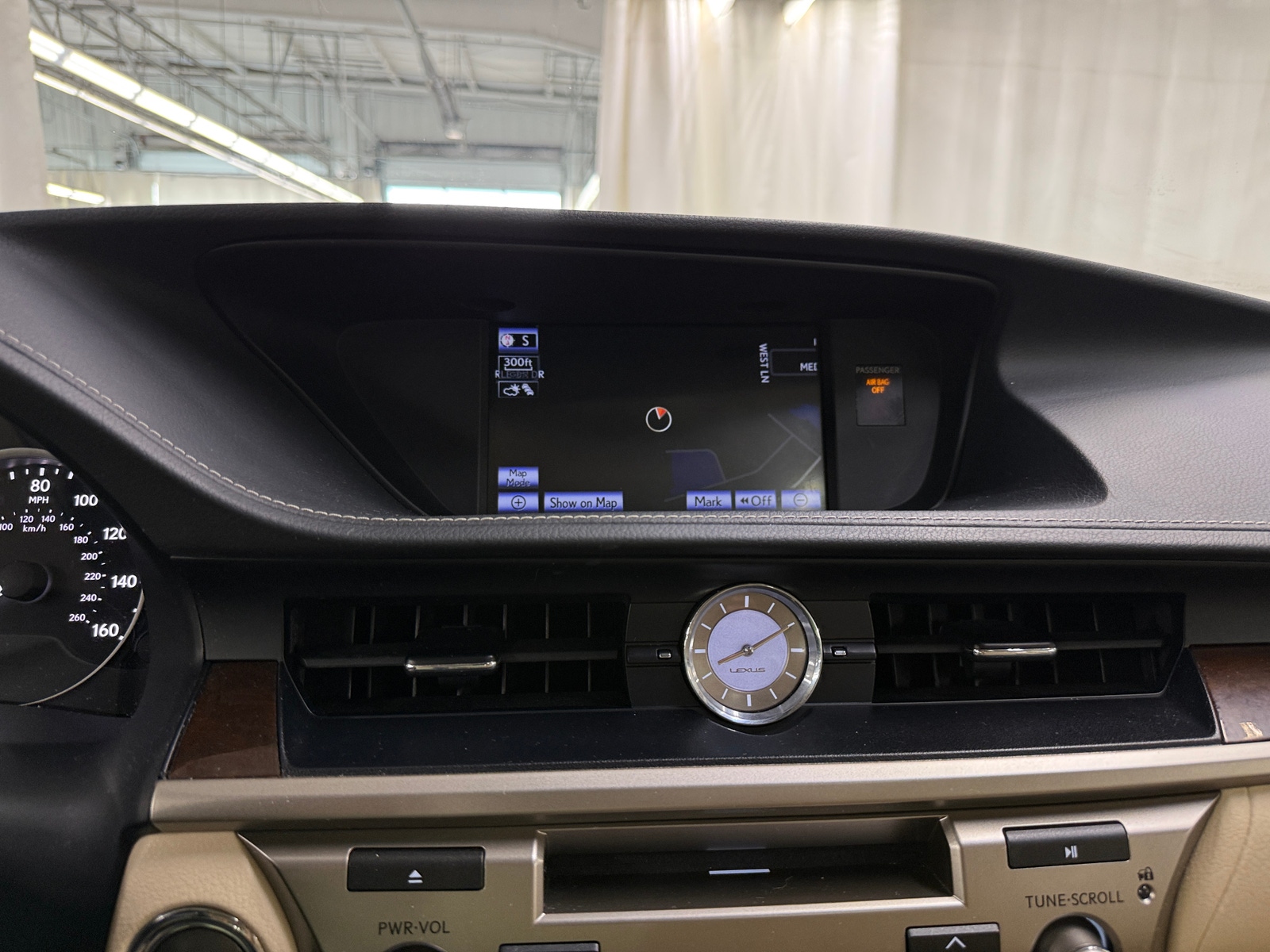 Thumbnail: 2014 Lexus ES - 3