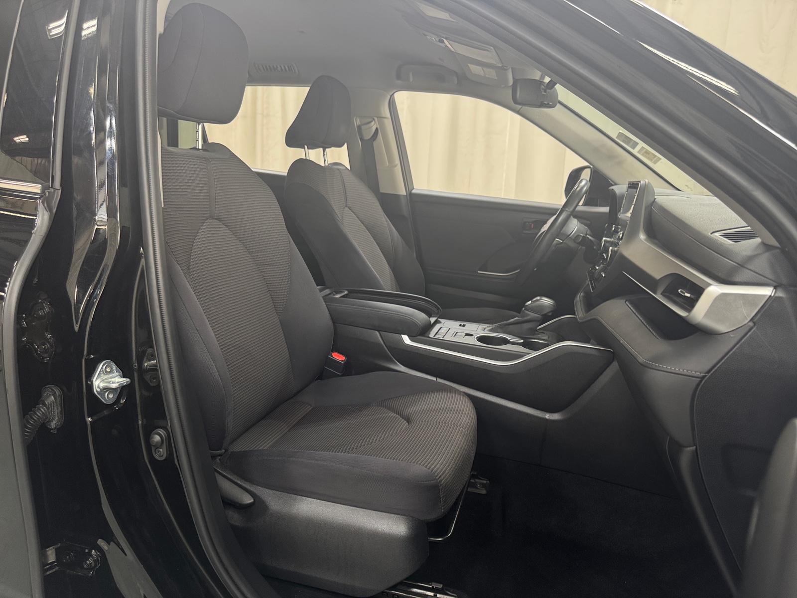 Thumbnail: 2020 Toyota Highlander - 2