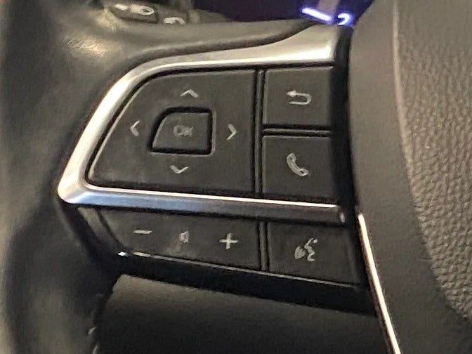 2020 Toyota Highlander LE - Photo 12