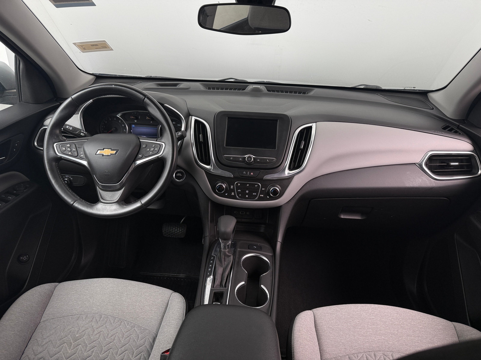 Thumbnail: 2022 Chevrolet Equinox - 3