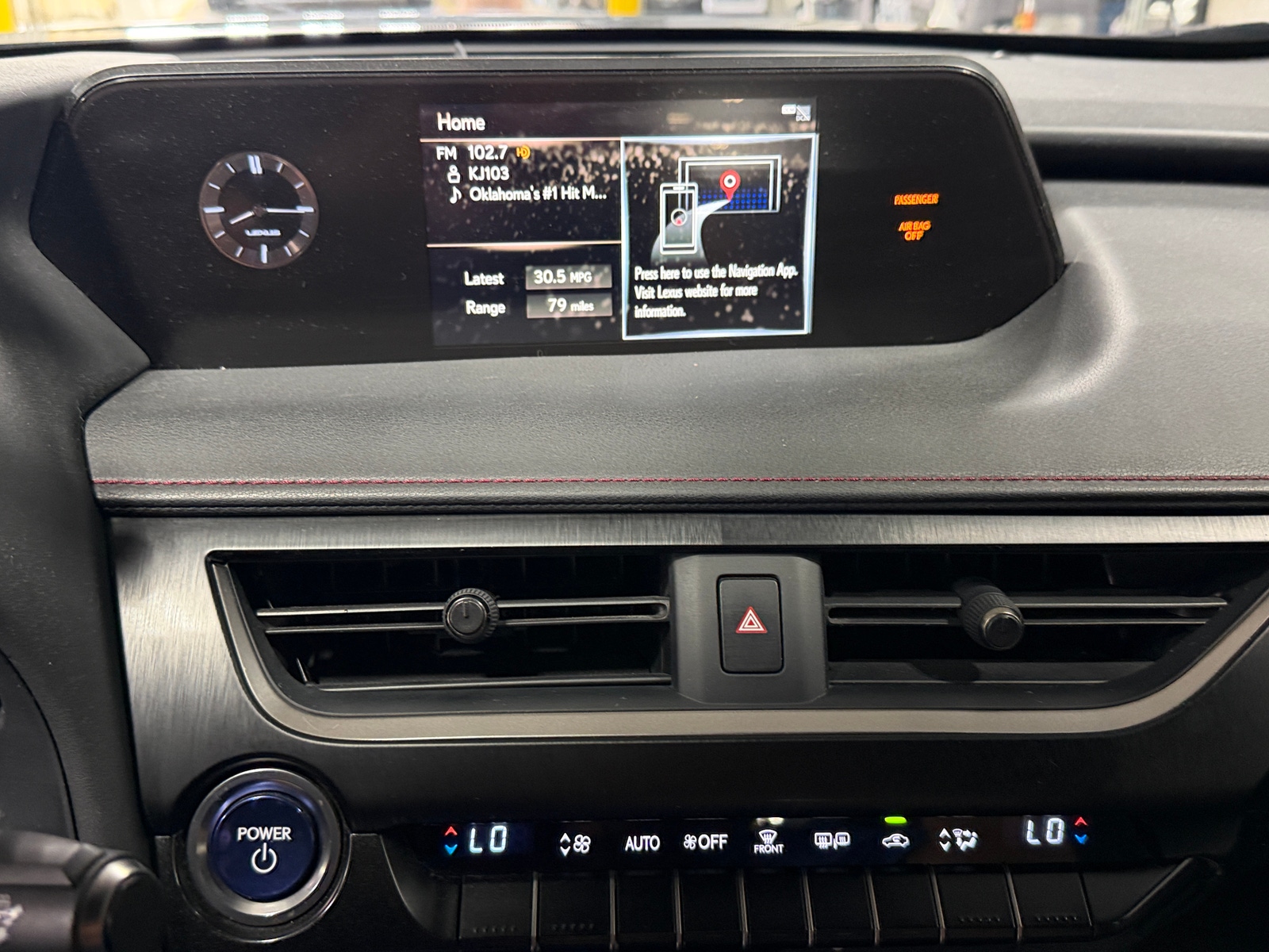 Thumbnail: 2019 Lexus UX - 3