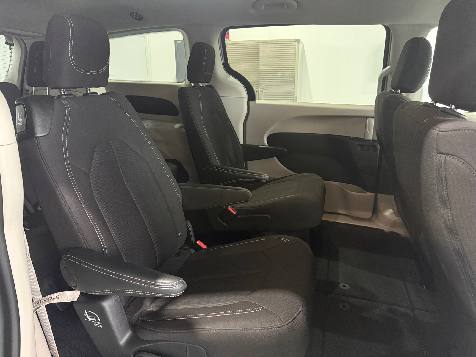 Thumbnail: 2024 Chrysler Voyager - 6
