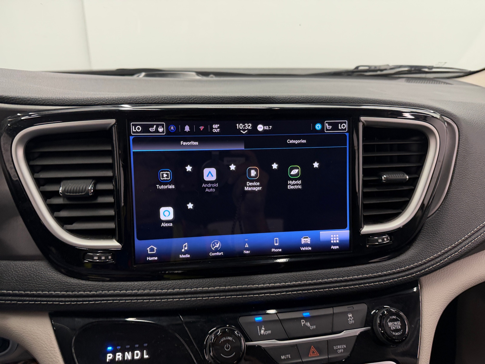 Thumbnail: 2024 Chrysler Pacifica - 3