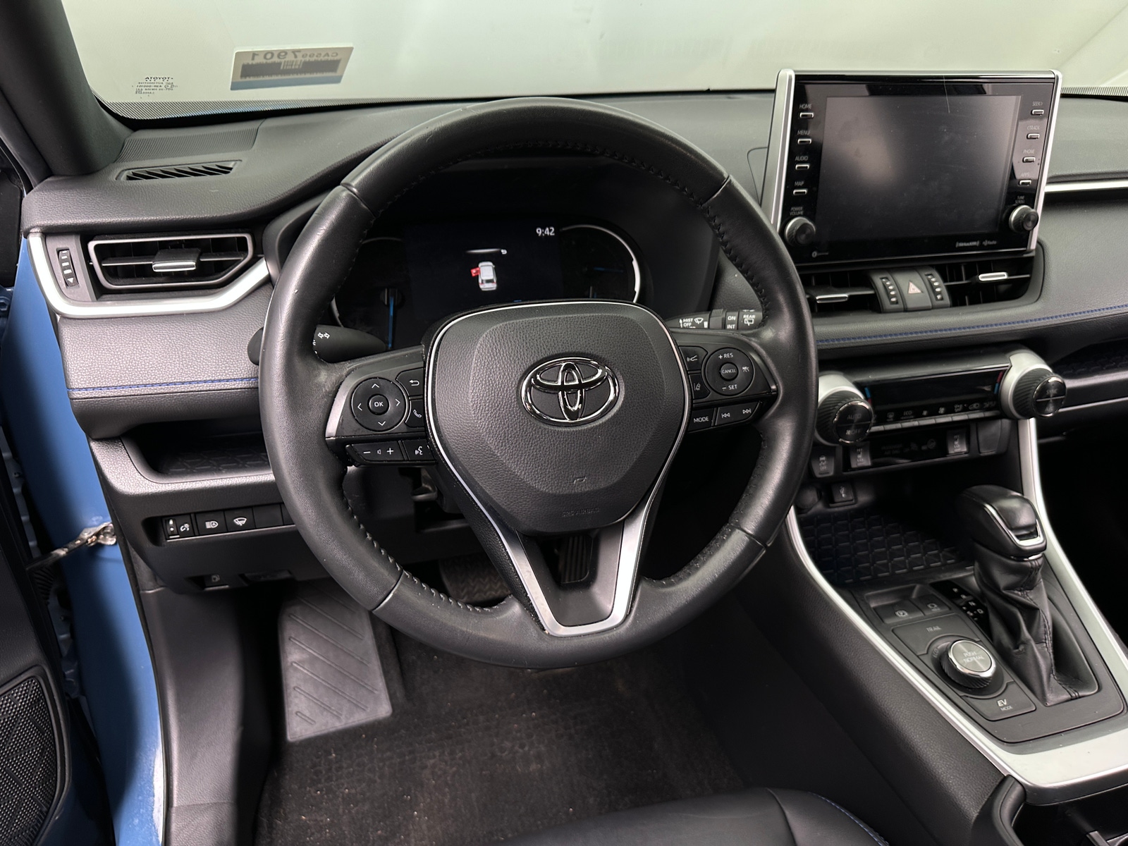 Thumbnail: 2022 Toyota RAV4 - 4