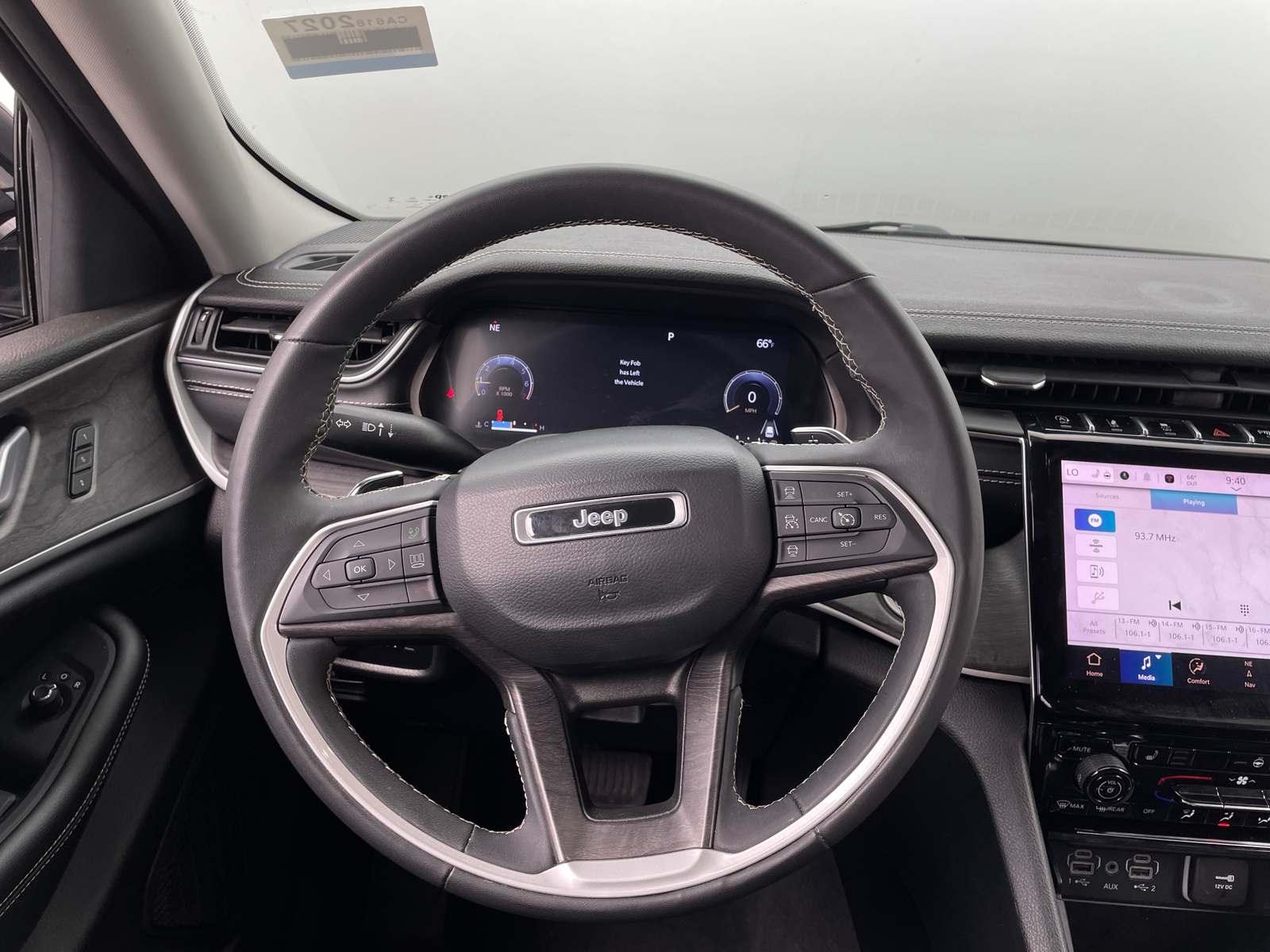 Thumbnail: 2023 Jeep Grand Cherokee L - 4