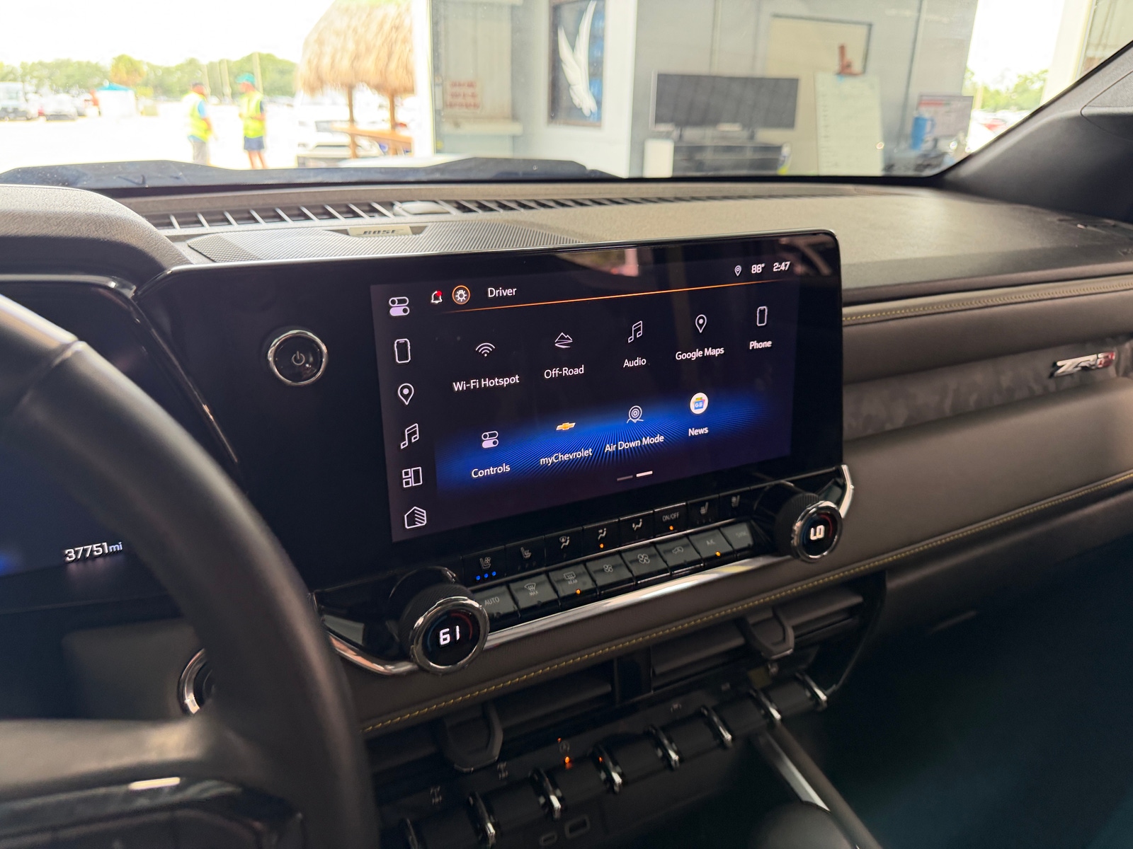 Thumbnail: 2023 Chevrolet Colorado - 3